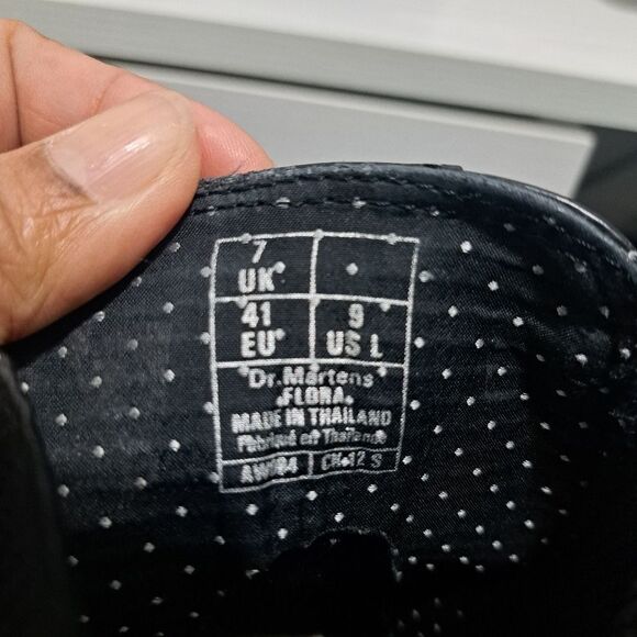 Dr. Martens Flora Smooth Chelsea Y2K Goth Boots Size 9 Black - Picture 9 of 16